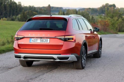 Nová Škoda Superb 2020 (47)